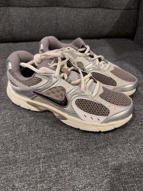 Nike Big Kids V5 RNR Sneakers Cave Stone/Vast Grey - 5Y / 6W